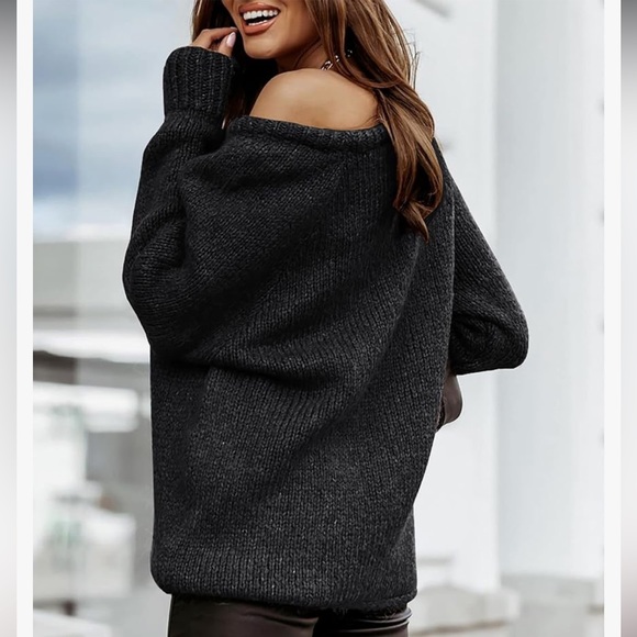 Black crew neck sweater - Picture 3 of 4